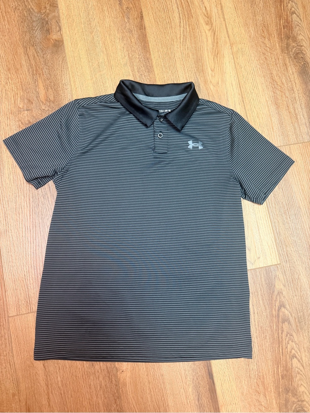 Under Armour Boys YMD Performance Golf Polo Black Gray Stripe Loose Fit Athletic
